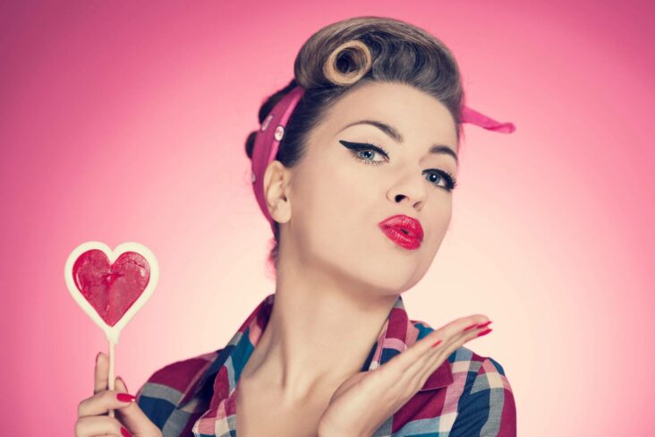 Comment se faire une coiffure rockabilly ?