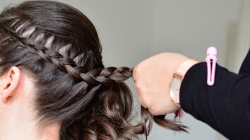Comment se faire une tresse simple toute seule ?