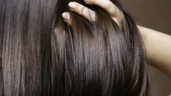 Comment se parfumer les cheveux naturellement ?