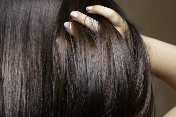 Comment se parfumer les cheveux naturellement ?