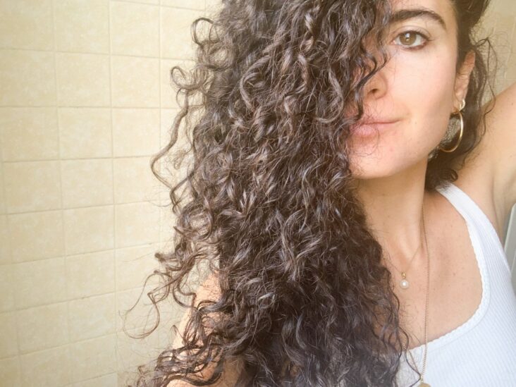 Comment structurer ses boucles naturellement ?