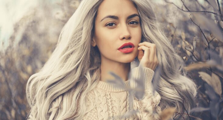 Comment teindre les cheveux en blanc ?