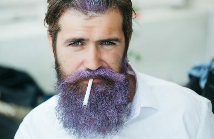 Comment teindre une barbe courte ?