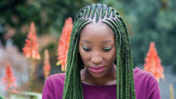 Do knotless braids damage your hairline?