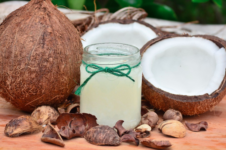 Est-ce que l'huile de noix de coco fait pousser les cheveux ?