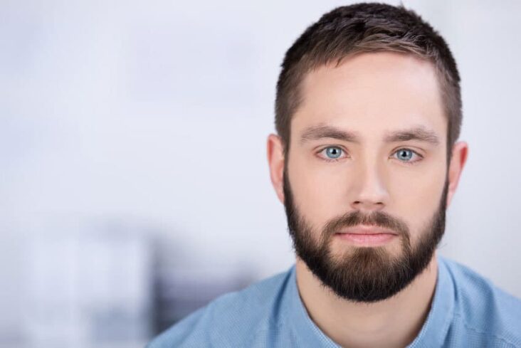 Est-il bon de se teindre la barbe ?