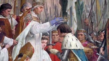 Pourquoi Napoléon est empereur et non roi ?