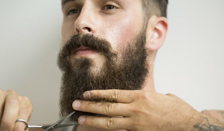 Pourquoi la barbe pousse vite ?