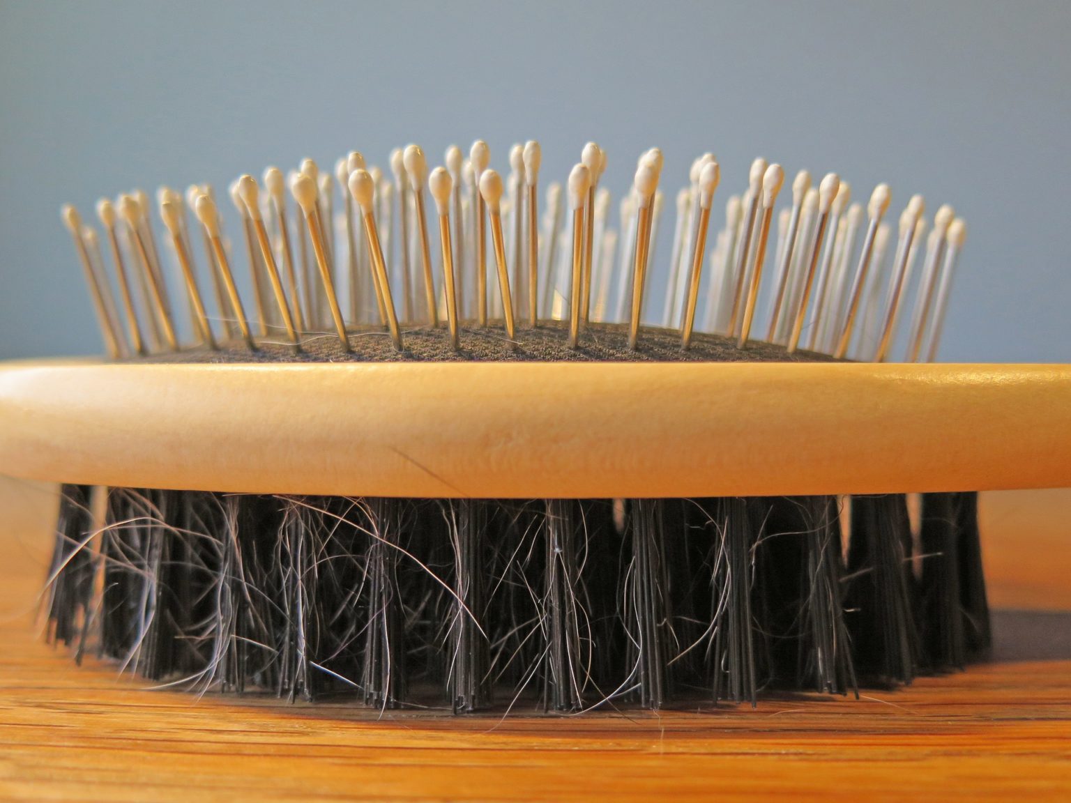 Pourquoi laver sa brosse à cheveux ?