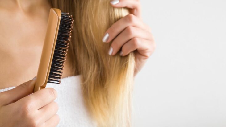 Pourquoi les cheveux chutent en automne ?
