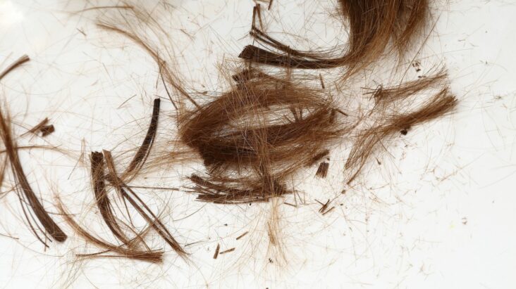 Pourquoi les coiffeurs coupent toujours trop court ?