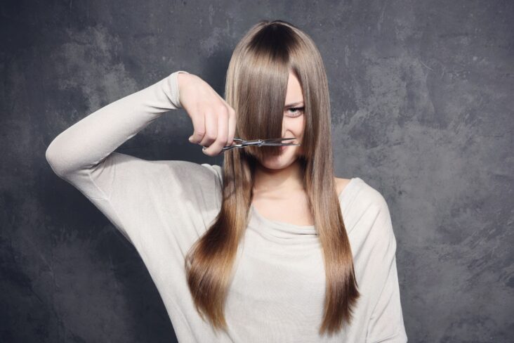Pourquoi ne pas couper ses cheveux avec des ciseaux ?