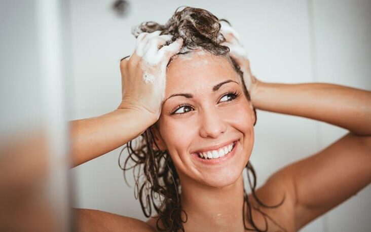 Pourquoi ne pas se laver les cheveux trop souvent ?
