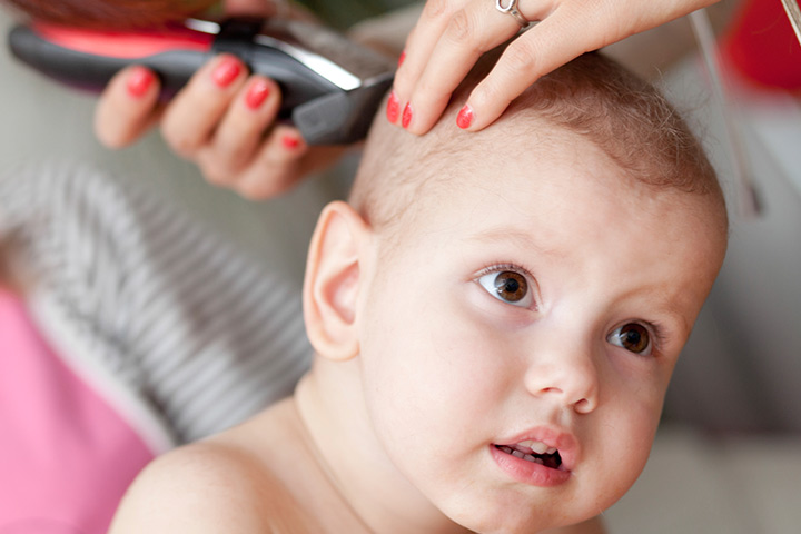 Pourquoi raser les cheveux de bébé ?