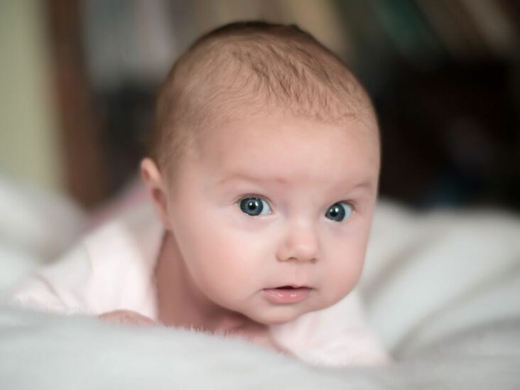 Pourquoi raser les premiers cheveux de bébé ?
