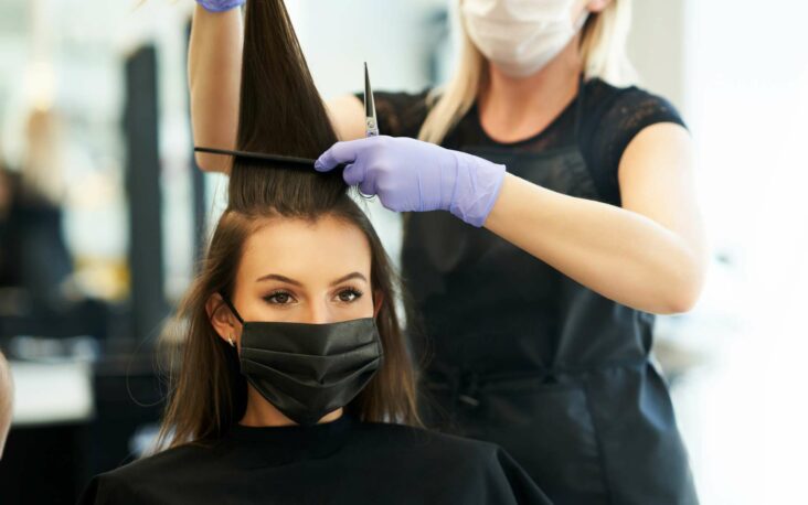 Quand aller chez le coiffeur pour bébé ?