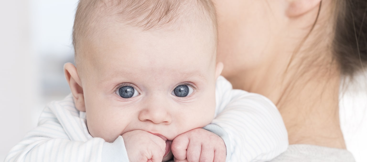 Quand bébé perd ses yeux bleu ?