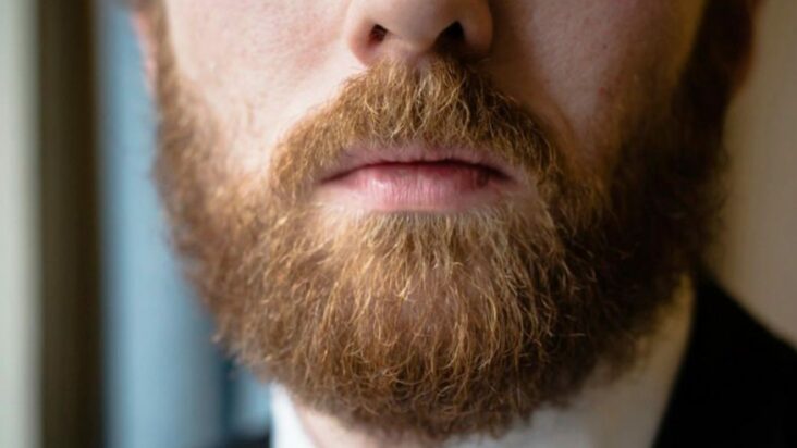Quand et comment appliquer l'huile de ricin barbe ?