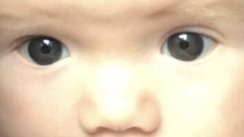 Quand les yeux deviennent verts bébé ?