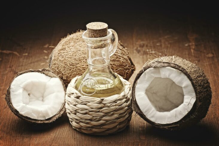 Quand mettre de l'huile de coco sur les cheveux ?