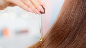 Quand mettre de l'huile sur les cheveux ?