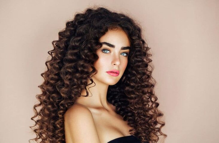 Quel balayage pour cheveux frisés ?