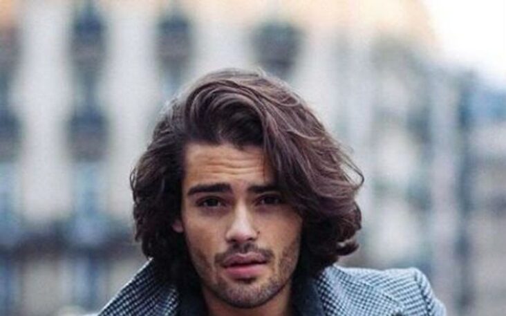 Quel coiffure homme cheveux Mi-long ?