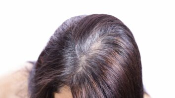Quel produit pour racines cheveux blancs ?