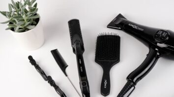 Quelle brosse utiliser pour ne pas abîmer les cheveux ?