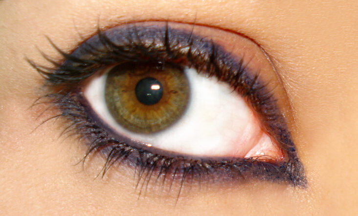 Quelle couleur d'Eye-liner yeux verts ?