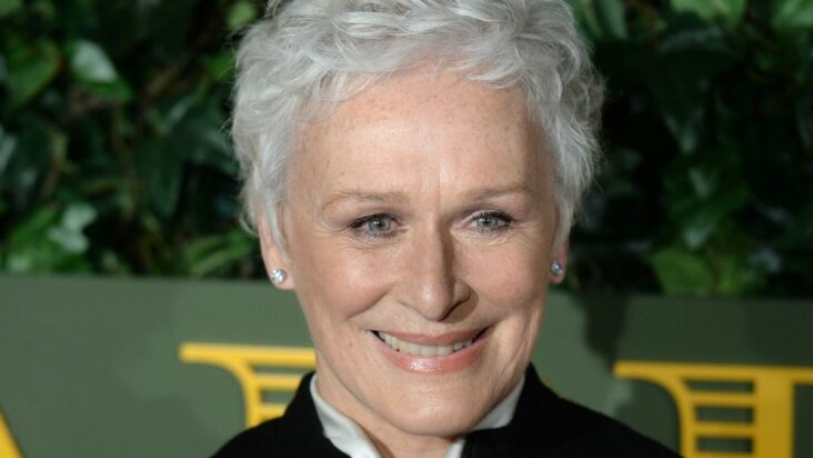 Quelle coupe de cheveux à 54 ans ?