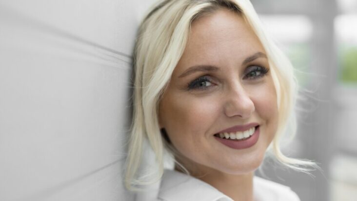 Quelle différence entre blond platine et blond polaire ?