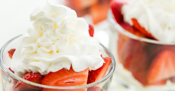 Quelle est la différence entre crème fouettée et Chantilly ?