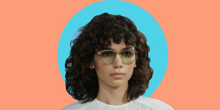 Quelle frange quand on a les cheveux bouclés ?