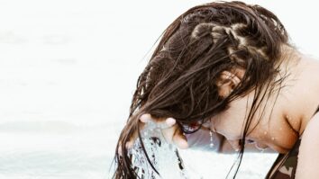 Quelle fréquence pour se laver les cheveux ?