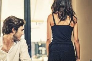 Qu'est-ce que les hommes regardent en premier chez une femme ?