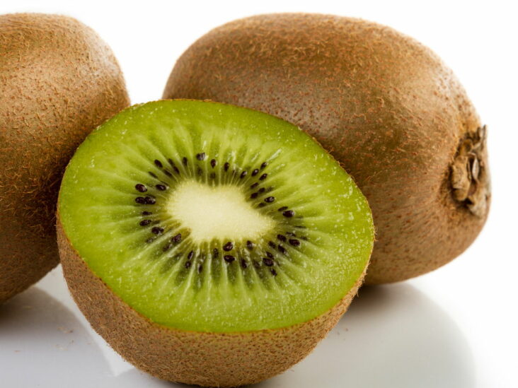 Qui mange la peau du kiwi ?