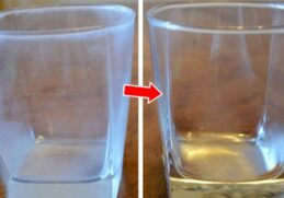 Comment enlever la patine blanche sur les verres ?