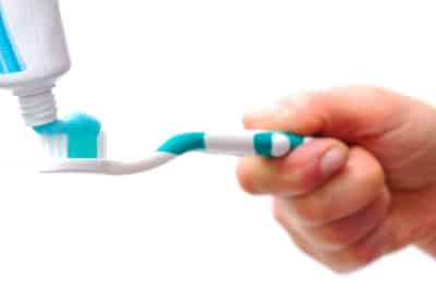 Comment nettoyer ses lunettes avec du dentifrice ?