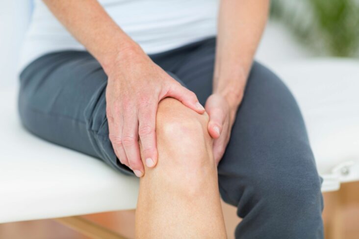 Comment soigner un épanchement de synovie au genou naturellement ?