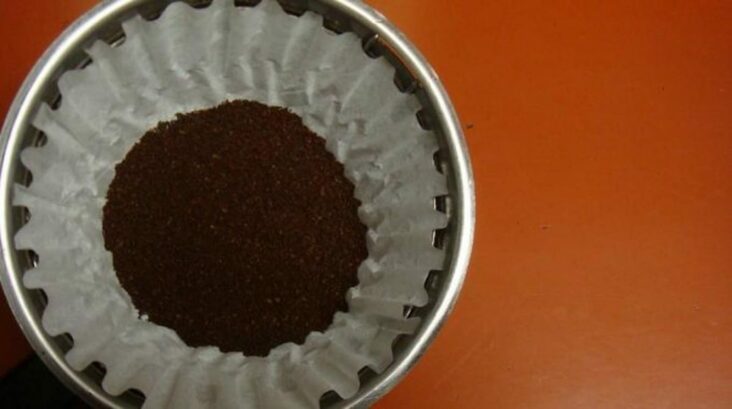 Pourquoi le marc de café nettoie les canalisations ?