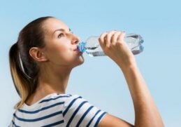 Quelle eau boire pour éliminer les toxines ?